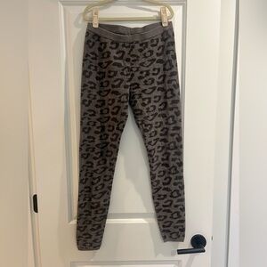 Barefoot Dreams Cozychic leopard leggings - size medium